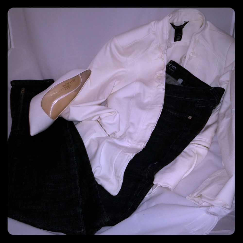 Bebe Jean's Size 30